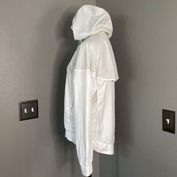 NIKE WOMENS SPORTSWEAR WINDRUNNER WOVEN HOODED JACKET 883495 133 - Picture 12 of 16